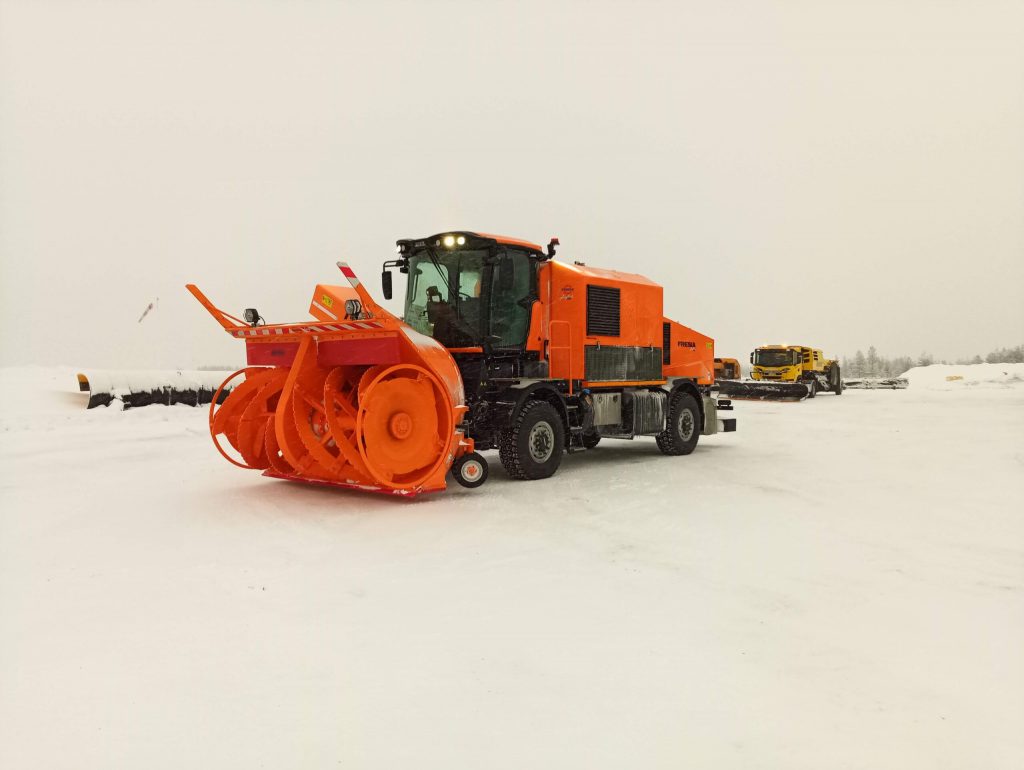 Snow_blowers_1